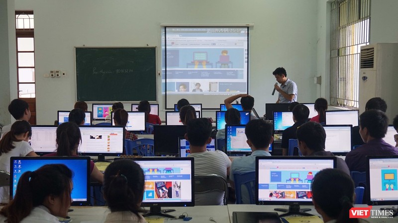 GS.TS Nguyễn Thanh Thủy: “FISU sẽ giúp các trường cập nhật nhanh nhất chương trình đào tạo CNTT“ ảnh 1