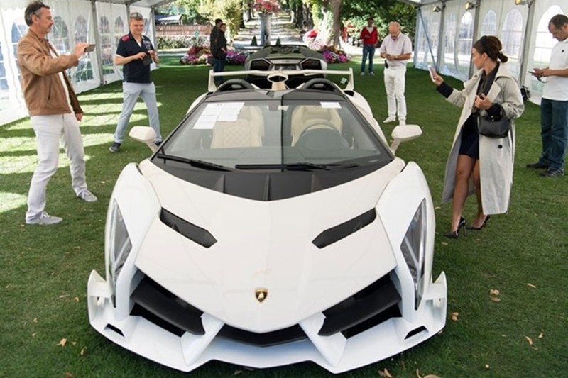 Chiếc Lamborghini Veneno 2014 được bán đấu giá hôm 29.9. Ảnh: AP

