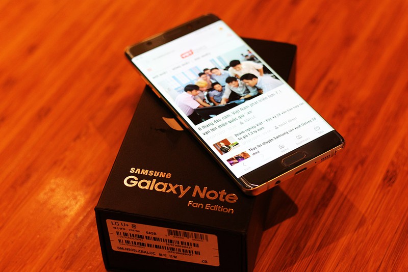 Cận cảnh Galaxy Note 7 tân trang đầu tiên về Việt Nam, giá 15 triệu đồng ảnh 5