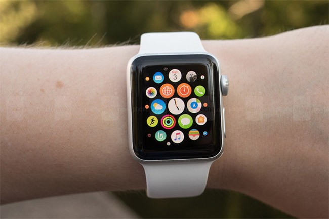 Đồng hồ thông minh Apple Watch thế hệ 2 (ảnh Phone Arena)