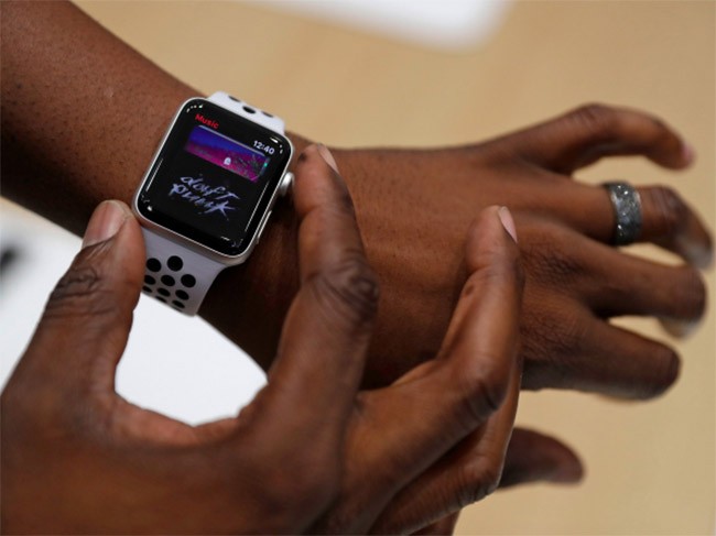 Apple Watch 3 vừa được Apple cho ra mắt cùng với bộ 3 iPhone hôm 12/9 (Business Insider)
