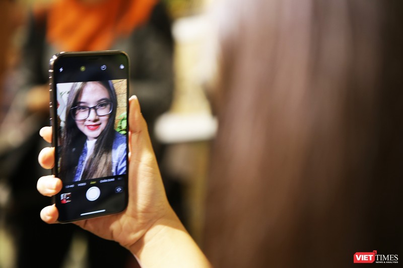 Đây chính là chiếc iPhone X đầu tiên xuất hiện tại Hà Nội ảnh 10