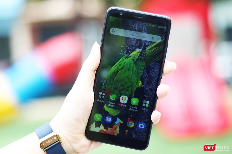 Trên tay ASUS Zenfone Max Plus: “khủng long” tầm trung ảnh 3