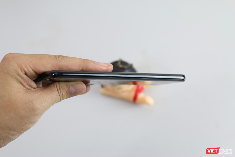 Trên tay smartphone Trung Quốc cao cấp giống Galaxy S9+ ảnh 16