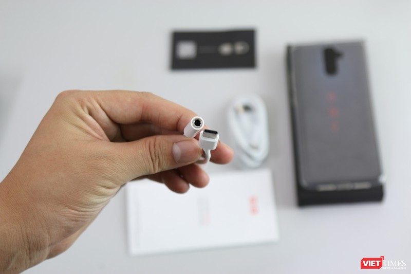 Trên tay smartphone Trung Quốc cao cấp giống Galaxy S9+ ảnh 5