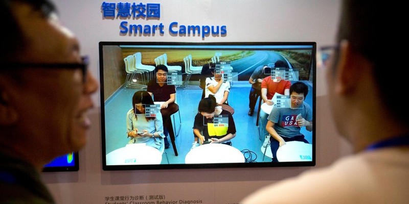 Công nghệ nhận dạng khuôn mặt của hãng Smart Campus có thể phát hiện ra học sinh đang nói chuyện hay nhìn vào điện thoại (ảnh AP)