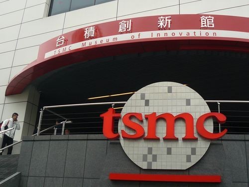 TSMC là nhà sản xuất chip cho Apple (ảnh: Phone Arena) 
