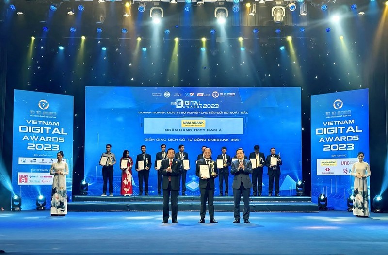 Nam A Bank nhận Giải thưởng Chuyển đổi số Việt Nam năm 2023 na bank 1.jpeg