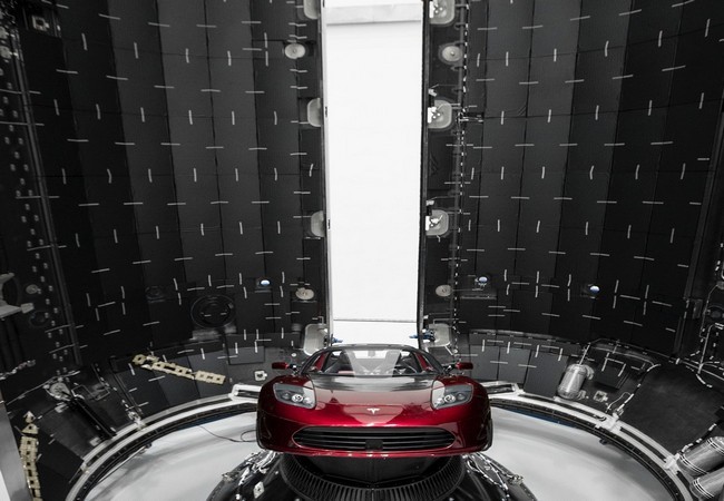 Đây là chiếc Tesla Roadster mà Elon Musk đang chuẩn bị đưa lên sao Hỏa ảnh 5 Đây là chiếc Tesla Roadster mà Elon Musk đang chuẩn bị đưa lên sao Hỏa ảnh 5