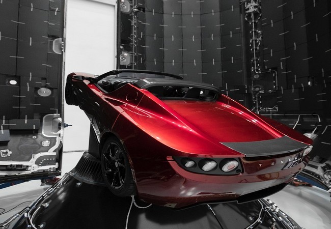 Đây là chiếc Tesla Roadster mà Elon Musk đang chuẩn bị đưa lên sao Hỏa ảnh 4 Đây là chiếc Tesla Roadster mà Elon Musk đang chuẩn bị đưa lên sao Hỏa ảnh 4