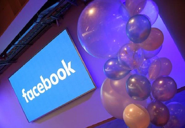 Facebook sẽ đưa Instagram Stories lên WhatsApp vào cuối năm nay (Ảnh Reuters)