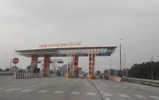 Trạm thu phí Nam Cầu Giẽ của dự án BOT Quốc lộ 1 qua Hà Nam chuẩn bị được vận hành thu phí hoàn vốn- (Ảnh: TTXVN).