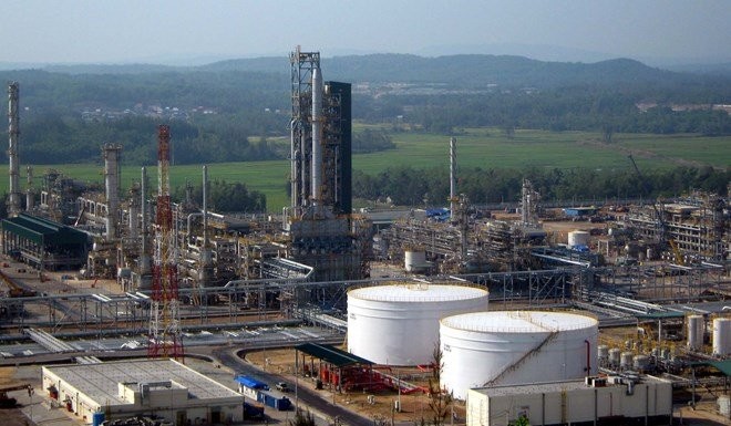 Sản phẩm xăng dầu hiện thời của Dung Quất mới đáp ứng tiêu chuẩn Euro 2. Sản phẩm sắp tới của Nghi Sơn cũng chưa đáp ứng tiêu chuẩn Euro 4, là tiêu chuẩn mà Bộ KH-CN quy định kể từ năm 2017. Ảnh:TL