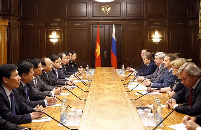 Thủ tướng Nguyễn Xuân Phúc gặp Chủ tịch Đu-ma Quốc gia Nga