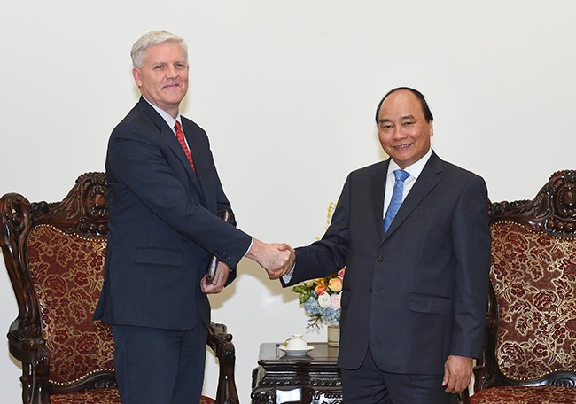 Thủ tướng Nguyễn Xuân Phúc tiếp ông Eric Sidgwick, Giám đốc quốc gia Ngân hàng Phát triển châu Á (ADB) tại Việt Nam.
