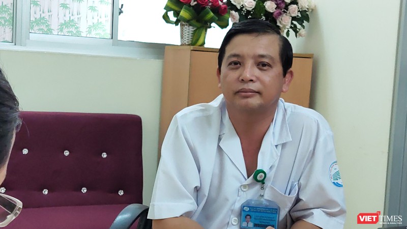 Bác sĩ Nguyễn Thanh Phong - Trưởng khoa Nhiễm D - BV Nhiệt đới, TP.HCM (Ảnh: Hòa Bình) 