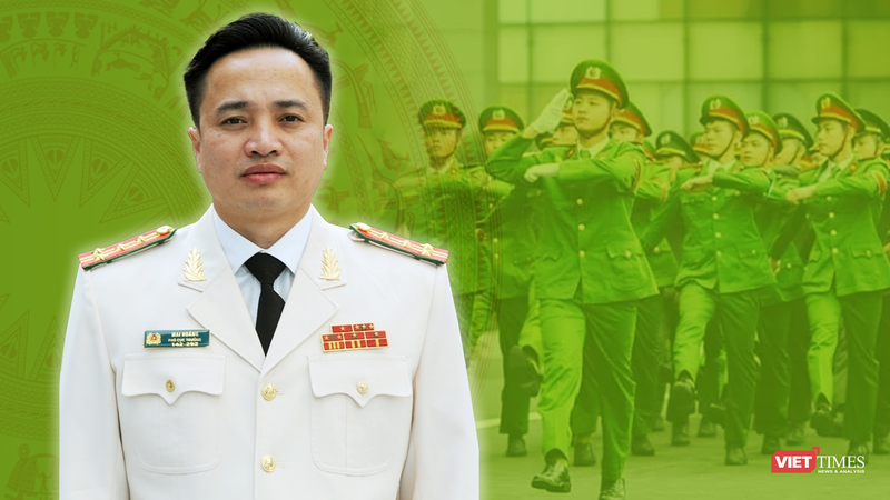 Đại tá Mai Hoàng vừa được trao quyết định bổ nhiệm Phó Giám đốc Công an TP.HCM. Ảnh: Văn Lâm