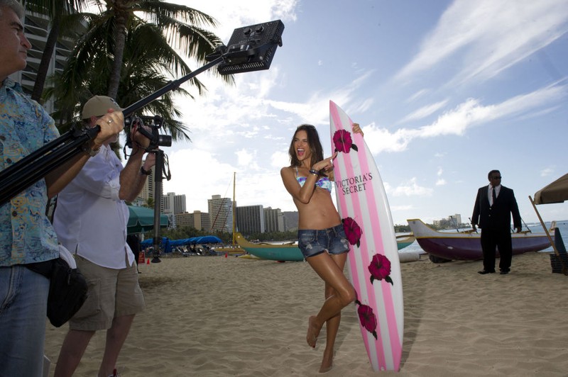 Vẻ đẹp hút mắt của thiên thần nội y Victoria’s Secret ảnh 7