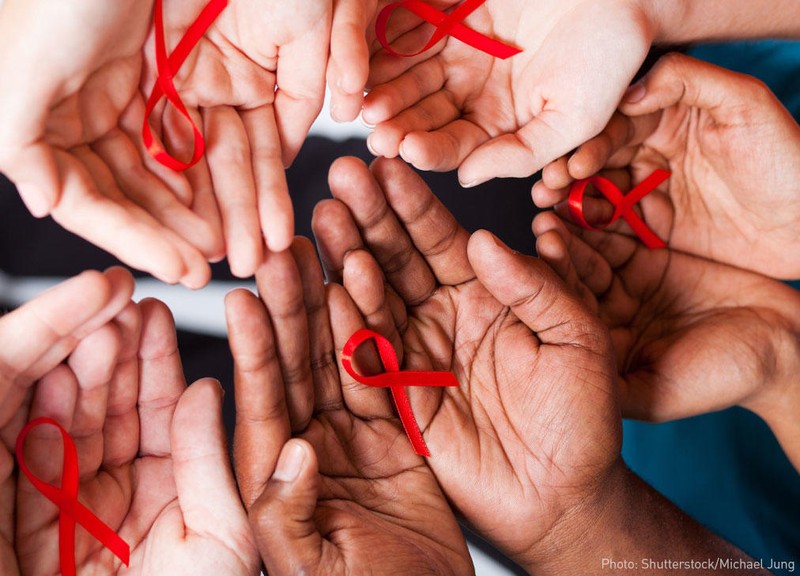 Ước tính có 260.000 người chung sống với HIV tại Việt Nam tính đến năm 2016.
