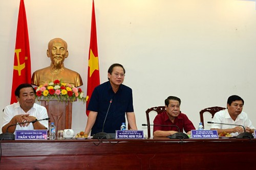 Bộ trưởng Bộ TT&TT Trương Minh Tuấn phát biểu tại buổi làm việc.