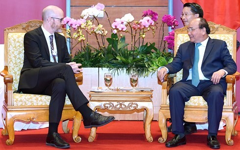 Thủ tướng Nguyễn Xuân Phúc tiếp Phó Chủ tịch về Chính sách công tại khu vực châu Á-Thái Bình Dương của Facebook, ông Simon Milner.