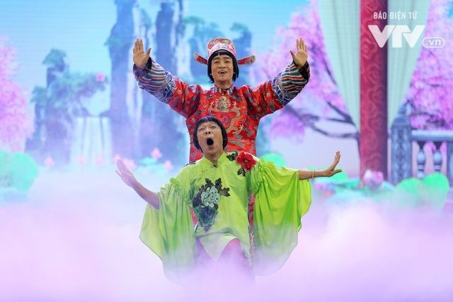 Táo Quân 2019 thay thế Nam Tào - Bắc Đẩu mới? ảnh 2 Hình ảnh Trung ruồi - Đỗ Duy Nam trong trang phục Nam Tào - Bắc Đẩu 2018. Ảnh: VTV.