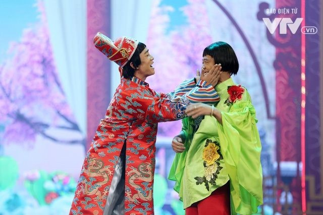 Táo Quân 2019 thay thế Nam Tào - Bắc Đẩu mới? ảnh 1 Hình ảnh Trung ruồi - Đỗ Duy Nam trong trang phục Nam Tào - Bắc Đẩu 2018. Ảnh: VTV.