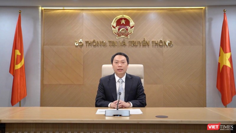 Thứ trưởng Bộ Thông tin và Truyền thông Nguyễn Huy Dũng trao đổi tại hội thảo trực tuyến về An toàn không gian mạng 2021.