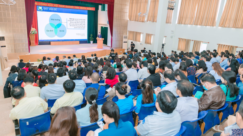 Diễn đàn Đổi mới sáng tạo giáo dục trên nền tảng CNTT 2022 - 2023 (E2) vừa được khai mạc tại Đà Nẵng.