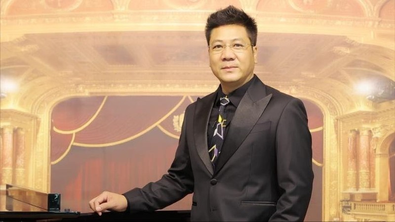 NSND Quốc Hưng - người nghệ sĩ đã đồng hành với nhạc sĩ Nguyễn Thành Trung trong suốt những dự án âm nhạc của nhạc sĩ. nsnd_quoc_hung-xa_em.jpg