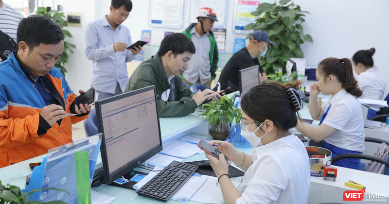 Ảnh minh hoạ. vinaphone-keo-dai-thoi-gian-phuc-vu-khach-hang-tai-cac-diem-giao-dich-den-21h-22h-hang-ngay-1268.png