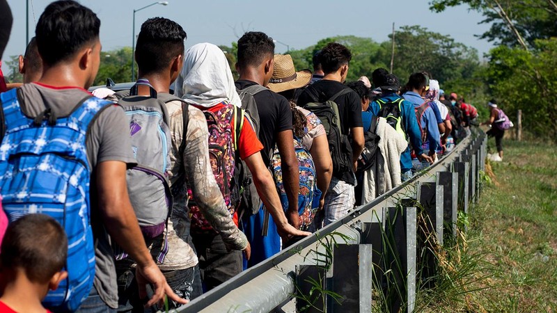 Dòng người di cư đổ tới Mỹ khiến chính quyền Trump phẫn nộ (ảnh: Fox News)