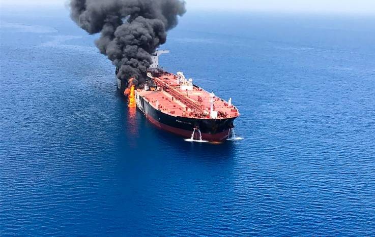 Tàu chở dầu Front Altair của Na Uy bị tấn công trên Vịnh Oman trong hôm 13/6 (Ảnh: AFP)