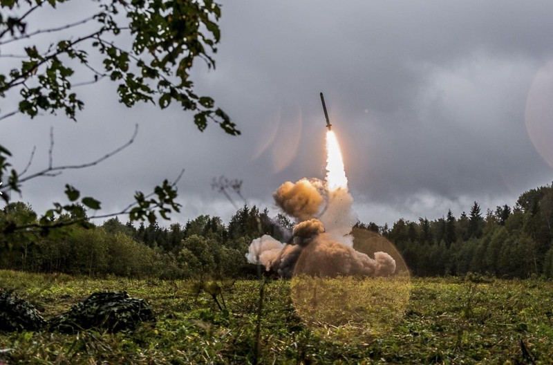 Nga phóng thử nghiệm tên lửa hành trình Iskander-K trong cuộc tập trận Zapad - 2017 (Ảnh: Bộ Quốc phòng Nga)