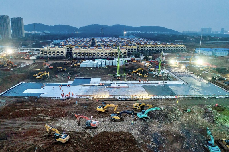 Khu vực xây dựng bệnh viện dã chiến 1.000 giường tại Vũ Hán, Hồ Bắc, Trung Quốc (Ảnh: Bangkok Post)
