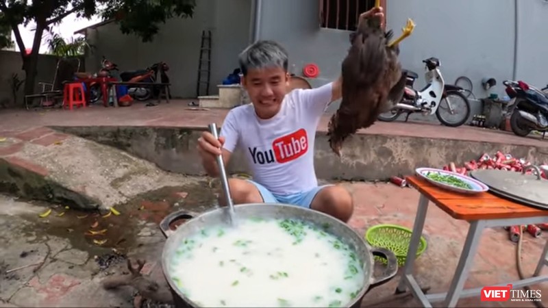Nguyễn Văn Hưng (Hưng Vlog) bị phạt 7,5 triệu đồng vì video phản cảm.