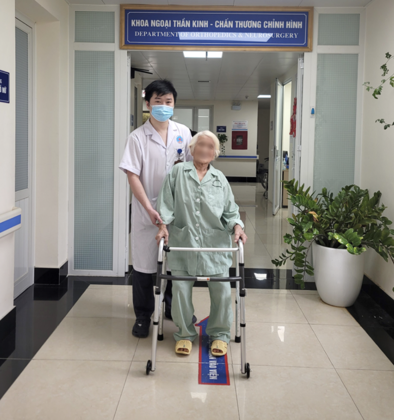 Bệnh nhân 102 tuổi hồi phục sau khi được thay khớp háng (Ảnh - BVCC) 