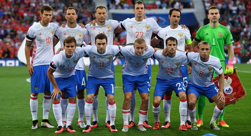 Dân mạng thu thập chữ ký đòi giải thể đội tuyển bóng đá Nga.
