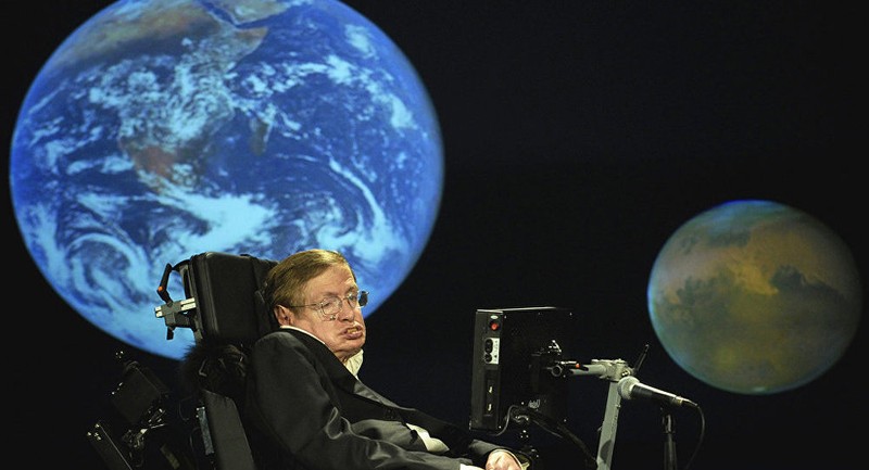 Nhà vật lý nổi tiếng người Anh Stephen Hawking.