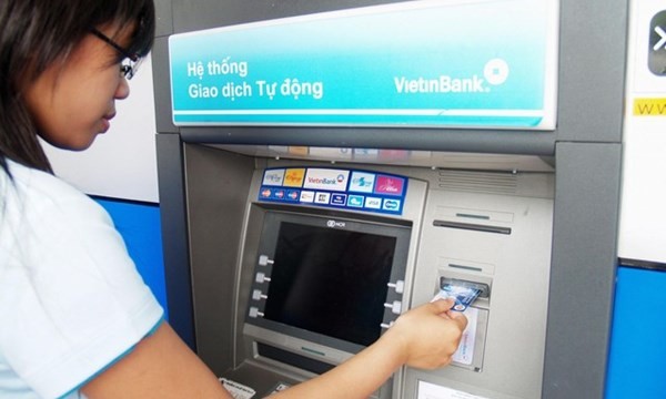 Lo ATM tái diễn hết tiền dịp Tết, Thủ tướng lại phải chỉ đạo ngân hàng