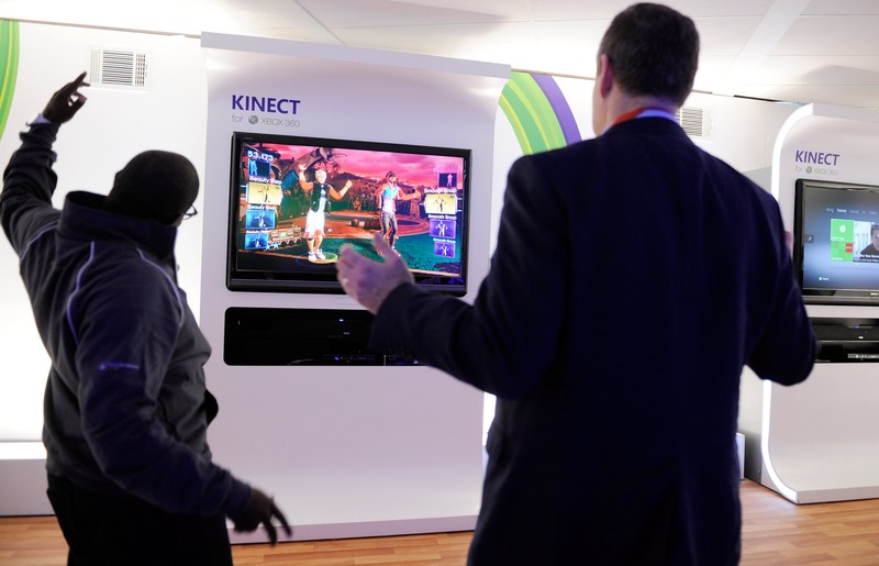 Kinect ra mắt 11/2010 đánh dấu bước đột phá trong công nghệ điều khiển trò chơi. Nguồn: Business Insider