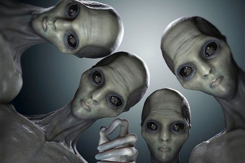 Sự tồn tại của người ngoài hành tinh từ lâu đã là câu hỏi không có lời giải (ảnh: express.co.uk)