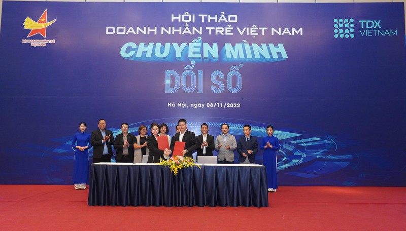 Hội thảo Doanh nhân Trẻ Việt Nam chủ đề "Chuyển mình - Đổi số"