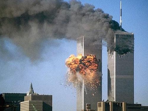 Vụ khủng bố 11/9/2001 mở đầu kỷ nguyên chiến tranh địa-chính trị trong thế kỷ XXI (Ảnh: AP)