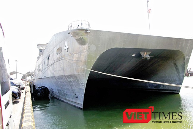 Tàu hải quân Hoa Kỳ USNS Fall River (T-EPF-4) tại Cảng Tiên Sa (Đà Nẵng), sẵn sàng cho các hoạt động trong khuôn khổ PP17