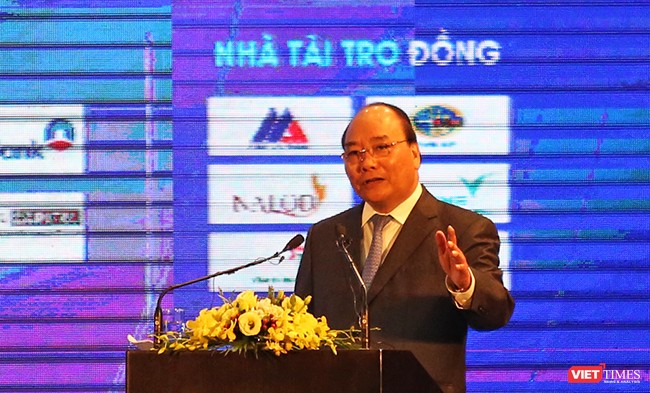 Thủ tướng Chính phủ Nguyễn Xuân Phúc phát biểu tại sự kiện Diễn đàn đầu tư Đà Nẵng năm 2017 diễn ra sáng 15/10