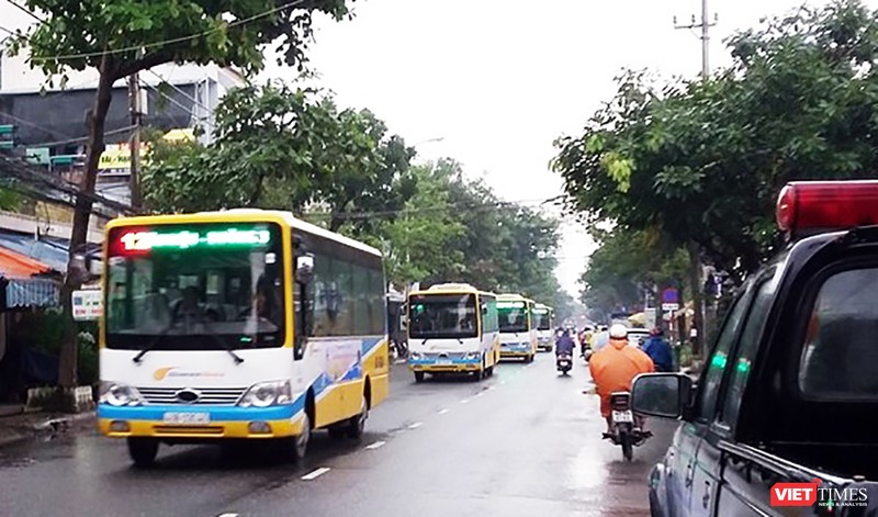 Tổng đài Dịch vụ công Đà Nẵng-1022 vừa đưa ứng dụng tra cứu thông tin xe buýt qua tin nhắn SMS và ứng dụng Zalo để phục vụ người dân.