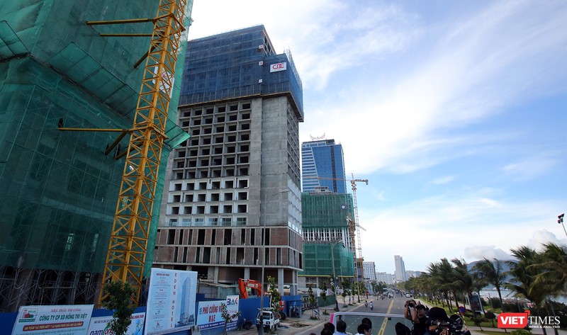 UBND TP Đà Nẵng vừa có quyết định xử phạt số tiền 320 triệu đồng đối với Chủ đầu tư dự án Khách sạn Sapphire vì không lập báo cáo tác động môi trường nhưng vẫn thi công xây dựng