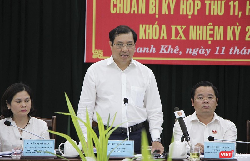 Ông Huỳnh Đức Thơ-Chủ tịch UBND TP Đà Nẵng trả lời ý kiến cử tri quận Thanh Khê tại Hội nghị tiếp xúc cử tri chuẩn bị cho kỳ họp thứ 11, HĐND TP Đà Nẵng khóa IX, nhiệm kỳ 2016-2021diễn ra chiều 11/6.