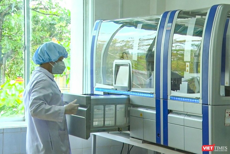 Hệ thống xét nghiệm Real-time PCR tự động tại CDC Quảng Nam